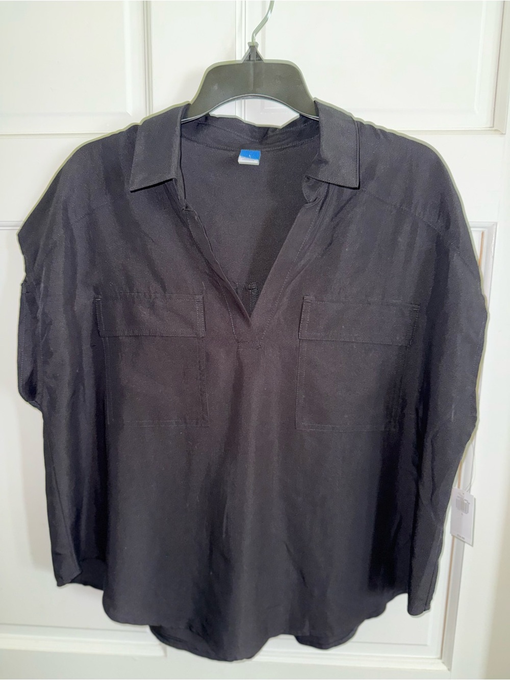 Old Navy Black No Sleeve Shirt